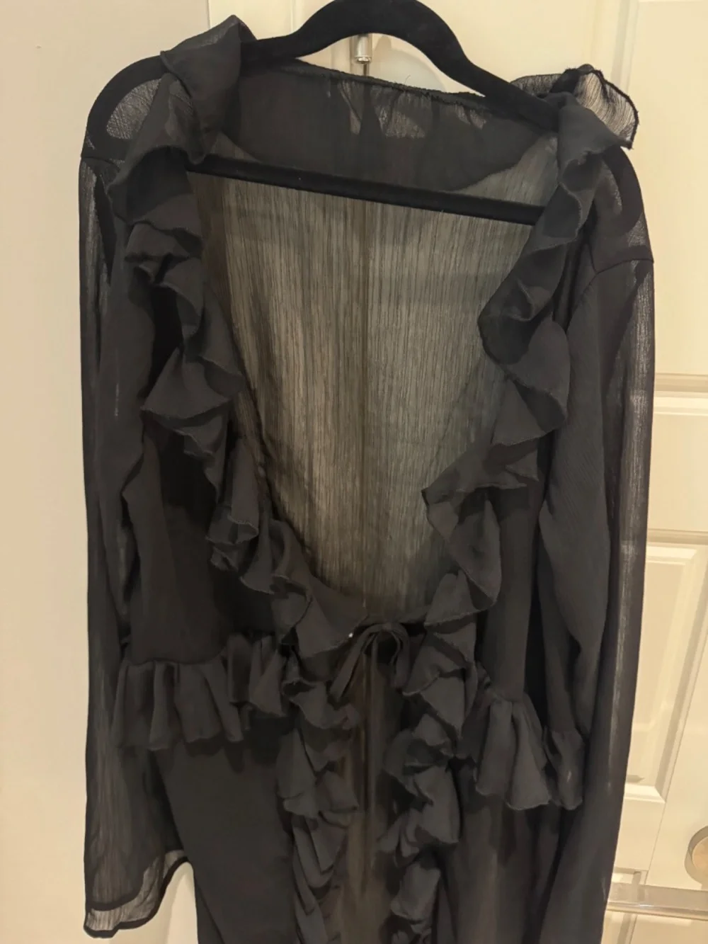 MISSGUIDED Ruffled Longline Blouse - Picture 2 of 4